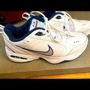Mens size 10 Nike Walking Shoes…. Worn once!  Excellent condition!